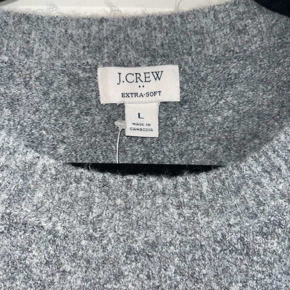 J Crew Super Soft Gray Sweater Size Large NWT - Picture 2 of 2